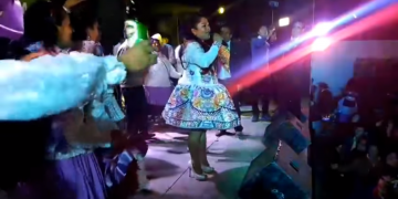 Sonia Morales deleito con sus canciones en Fiesta Patronal 2018 – Residentes de San Pedro de Cajas en Lima